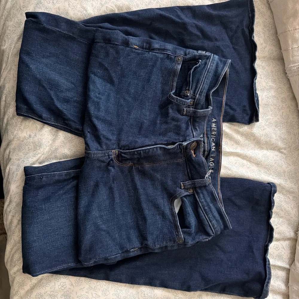 American Eagle Outfitters Women's Deep Indigo flared Jeans - Picture 1 of 4